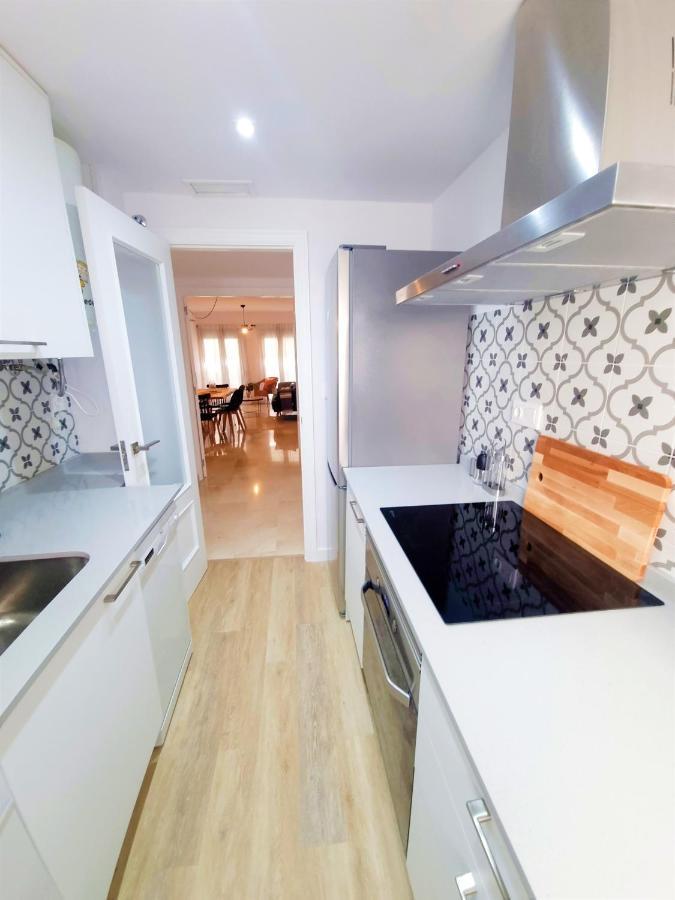 Charlot Center Apartment I อาลิกันเต ภายนอก รูปภาพ